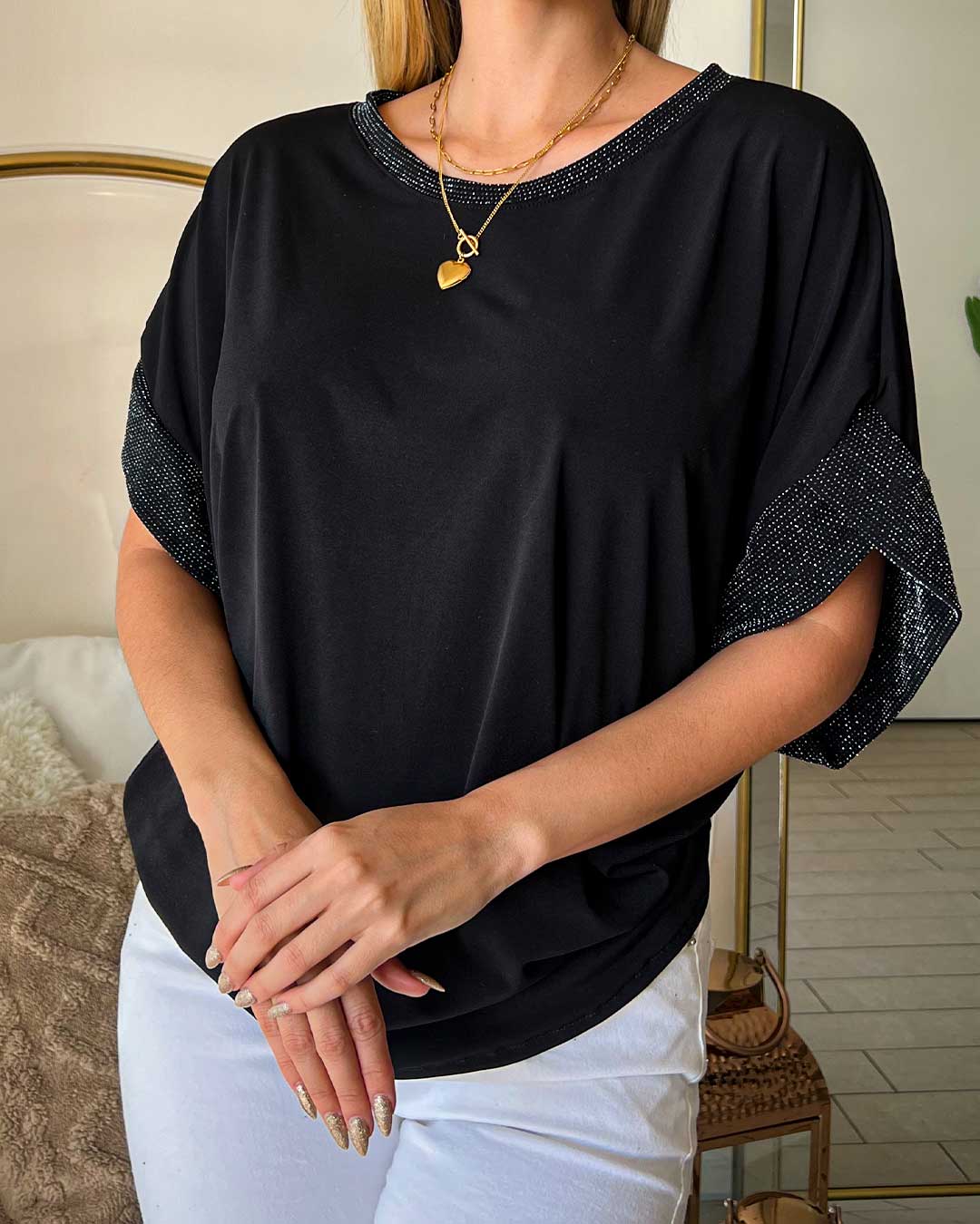 Polera Patti Color Negro Manga Brillos